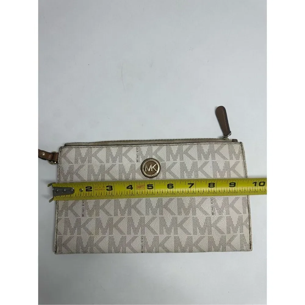 Michael Kors Fulton Vanilla Signature Large Zip Clutch Wristlet Purse See Notes
